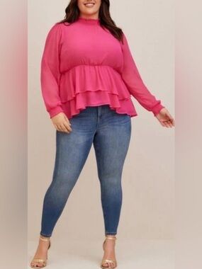 Torrid Women’s Pink Crinkle Chiffon Smocked Neck Ruffle Tiered Top Size 3X